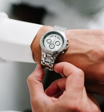 montre style urbain et élégant